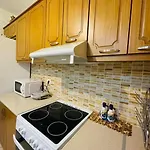Aleksander's New And Spacious In Apartamento Sarandë