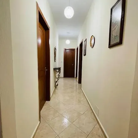 Aleksander's New And Spacious In ساراندا