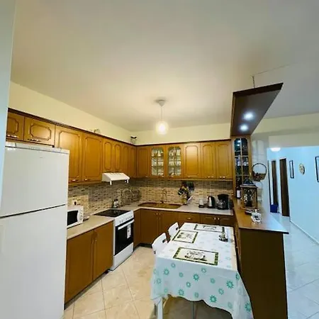 Aleksander's New And Spacious In